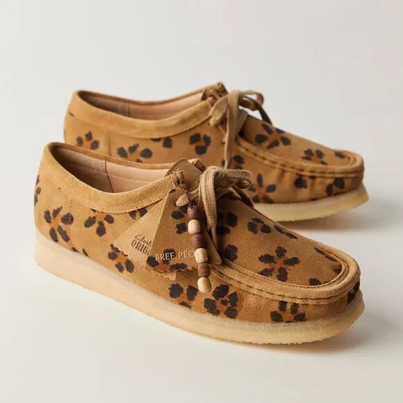 Free People X Clarks Wallabees - Picture 1 of 2